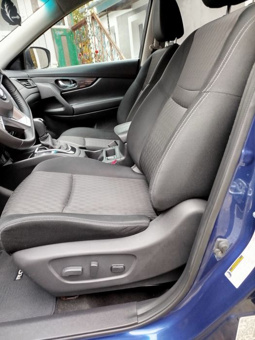 Nissan Rogue SV 2016 2.5 бензин автомат