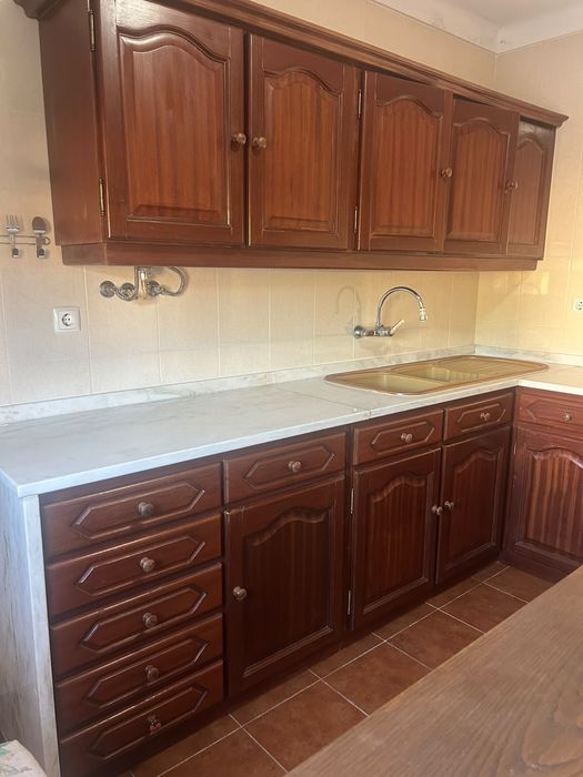 Cozinha completa em bom estado