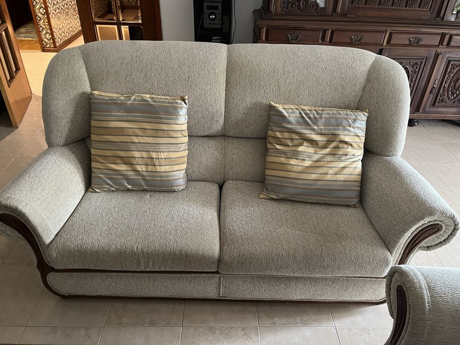 Conjunto sofas 2 lugares + 2 poltronas individuais