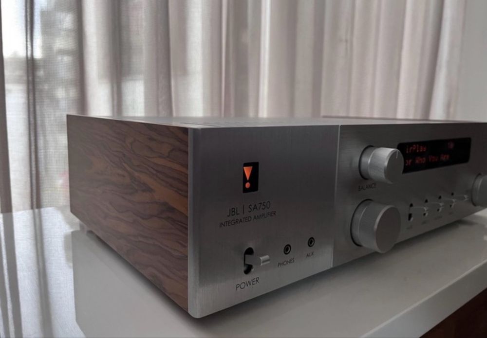 Amplificador JBL