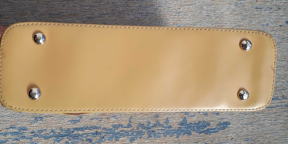 Torebka damska beżowo-kremowa z rączką