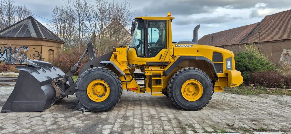 Volvo L 110 G  ładowarka kołowa Volvo L 110 G sprowadzona gotowa do pracy .
