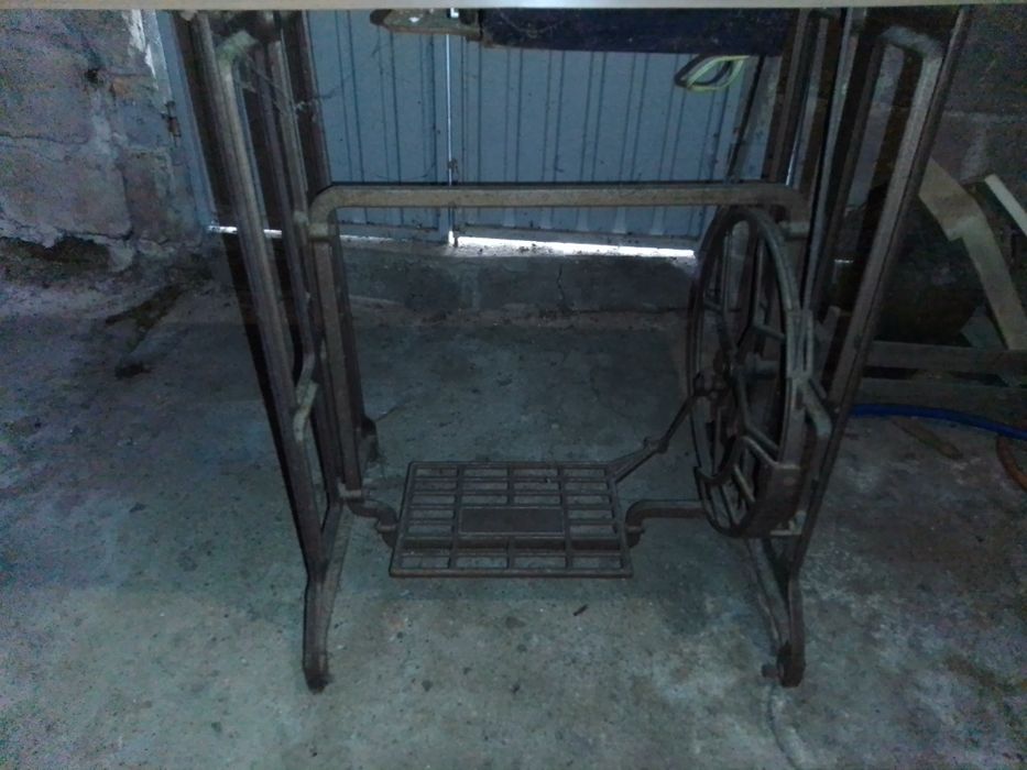 Máquina Costura Antiga GUNE