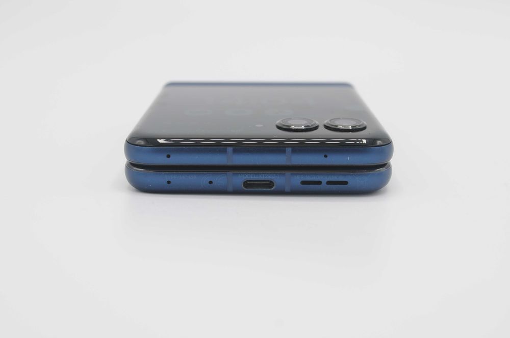 Smartfon Motorola Razr 60 8 GB / 256 GB 5G niebieski