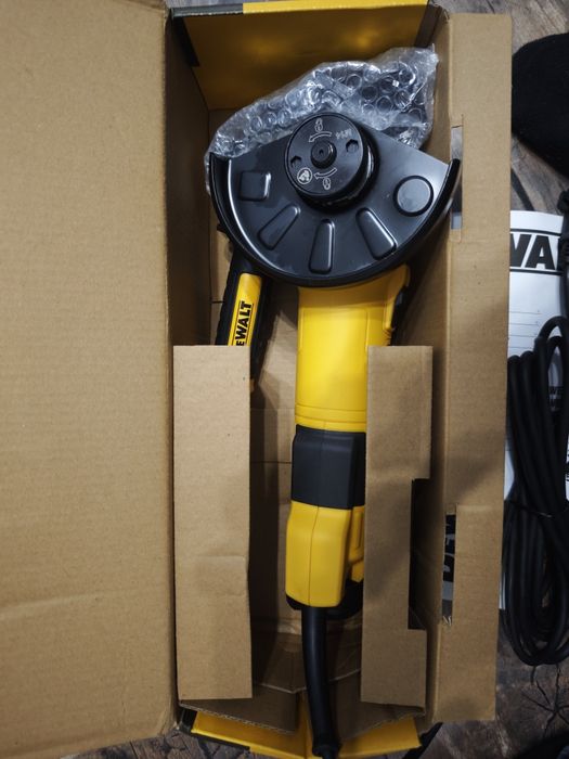DeWalt DWE4257-QS regulacja obrotów 1500W