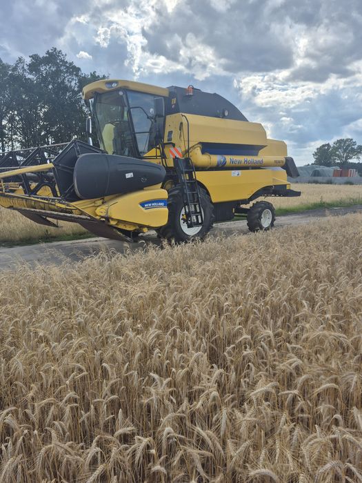 Kombajn New Holland TC5070
