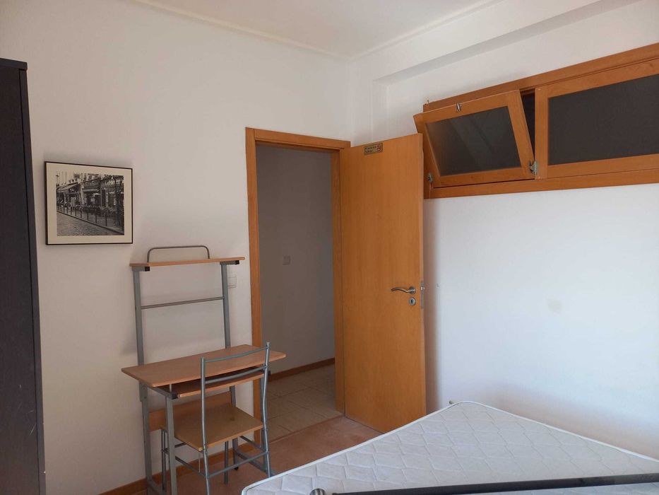 Arrenda-se apartamento c/ 3 quartos em Coimbra