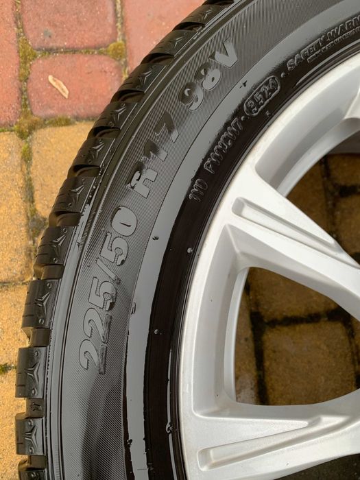 Koła zimowe 17' alufelgi +nowe opony zimowe Kuhmo 225/50 R17 a4b9 audi