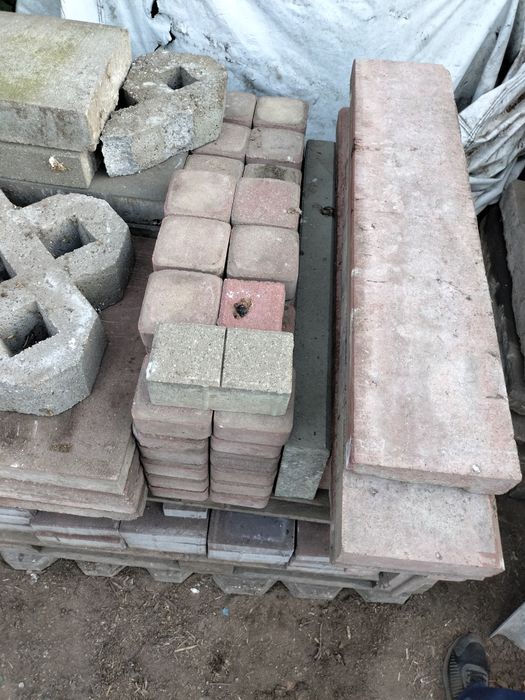 Sprzedam kostkę, krawężniki, płyty