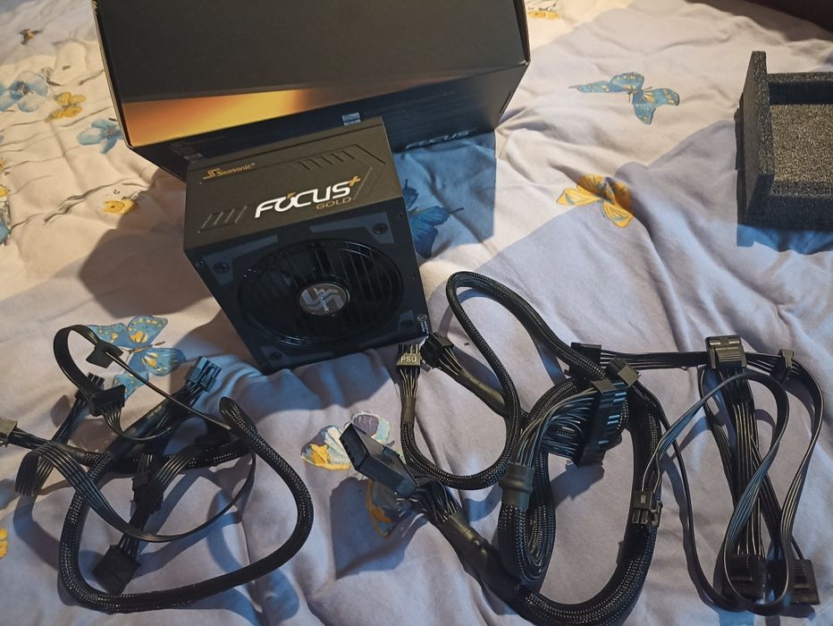Блок живлення Seasonic FOCUS Plus Gold 550 FX.