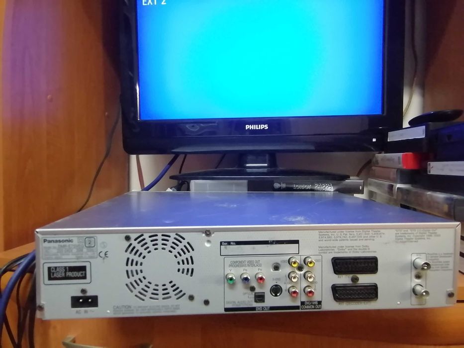 Magnetowid/Nagrywarka VHS/DVD-RW Panasonic DMR-E75V pilot