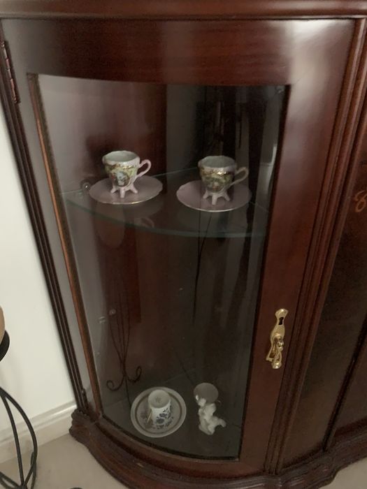 Móvel aparador com espelho