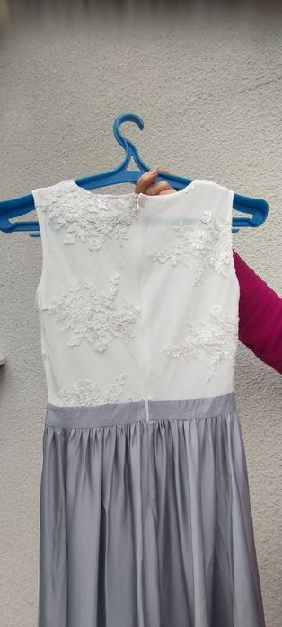 Вечірня атласна сукня з паєтками та бісером