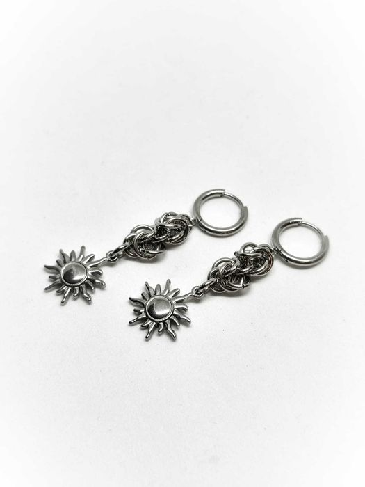 Kolczyki chainmaille ze słońcami wiszące gothic witchy dark academia