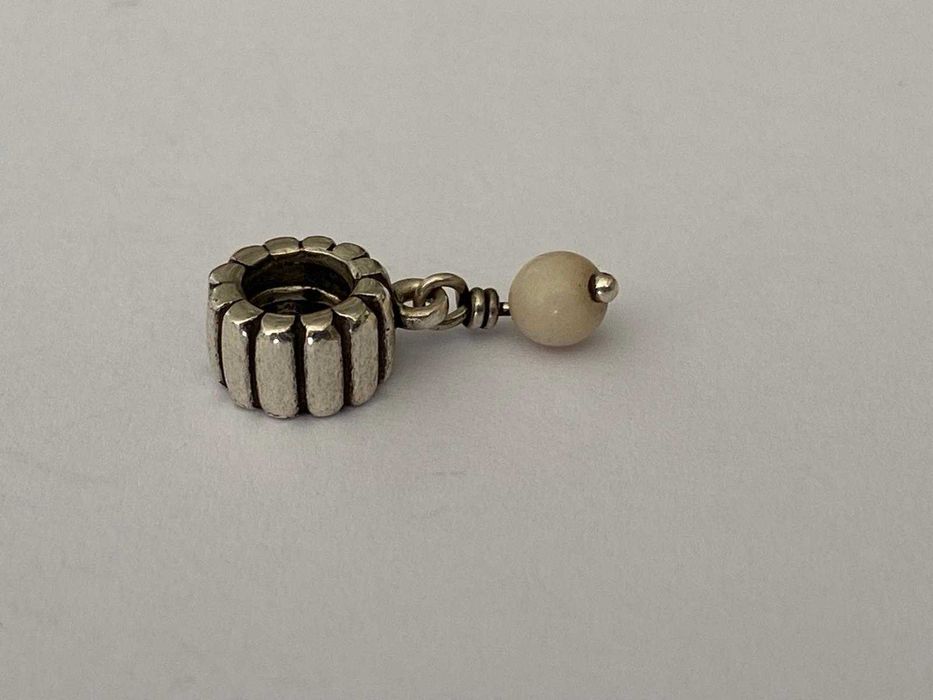 Pulseira Pandora e contas