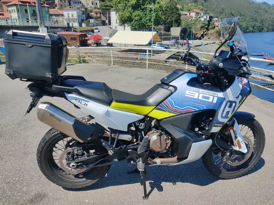 Husqvarna Norden 901 | 2022 | 16.500 km |