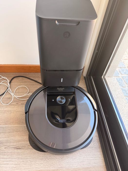 iRobot Roomba i7+