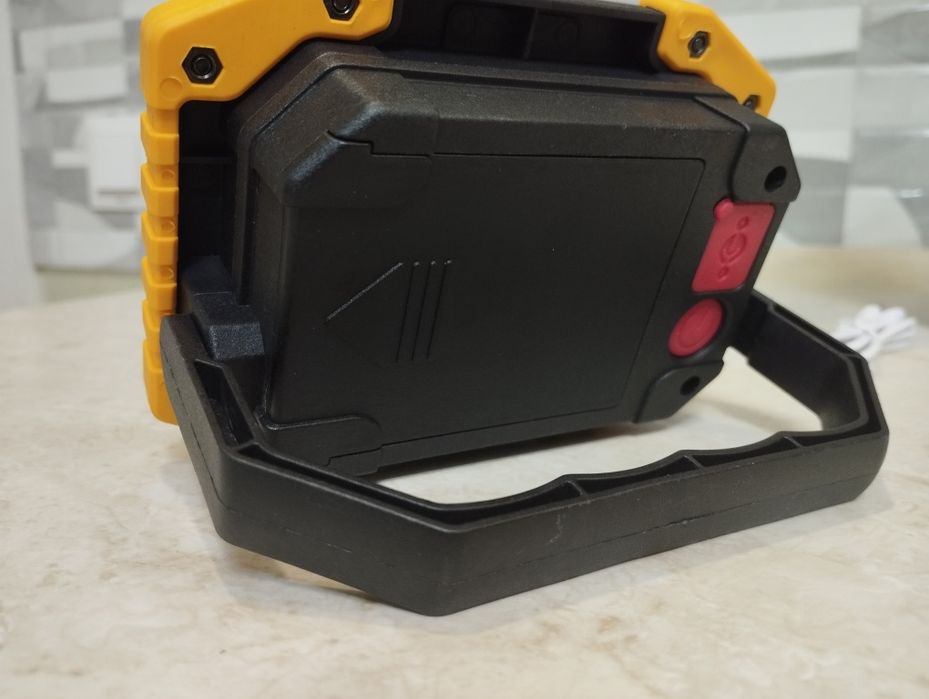 Багатофункціональна лампа