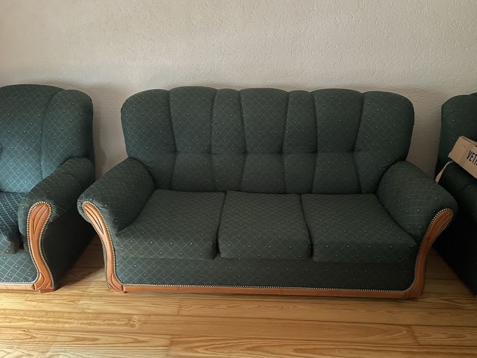 Sofá - cama mais dois cadeirões