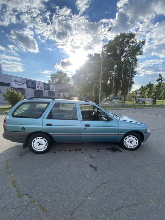 Продам Ford Escort