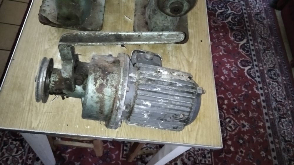 Швейні машинки клас22 і мотор до них.