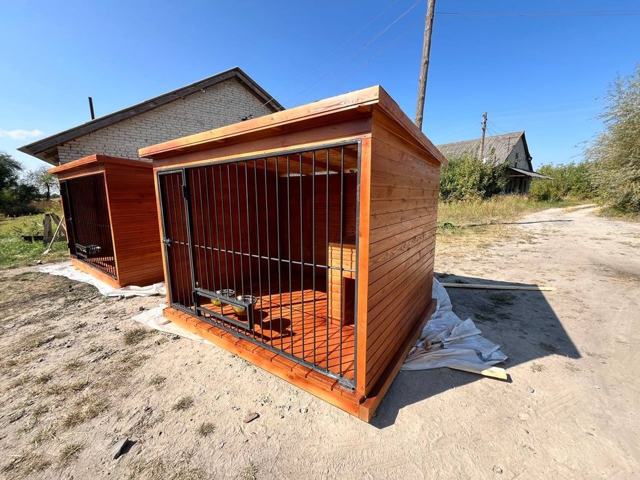 Зручний та теплий вольєр для собаки можна замовити у нас.