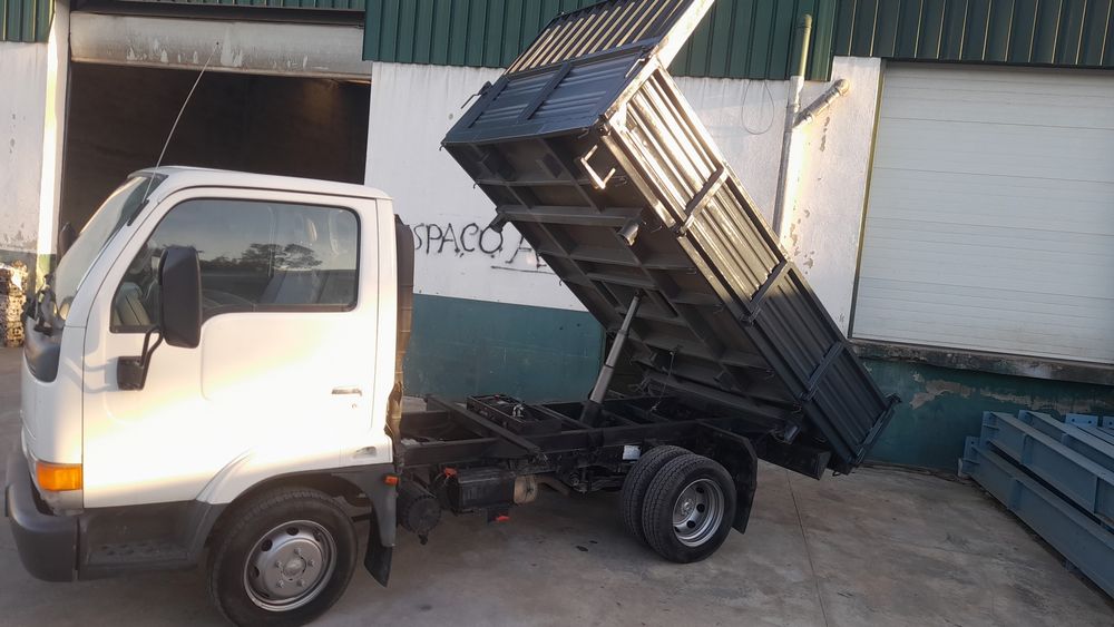 Nissan cabstar  Basculante