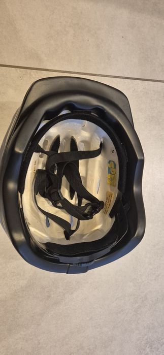 Kask dziecięcy regulowany