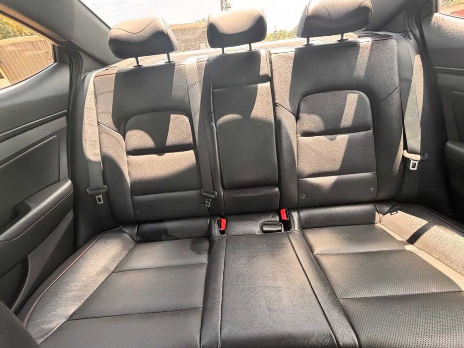 Hyundai Elantra Sport      2017
