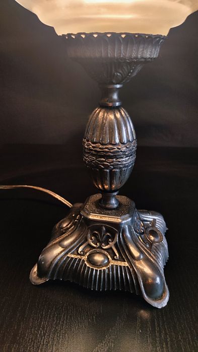 Selling bedside table lamp423439109247488004