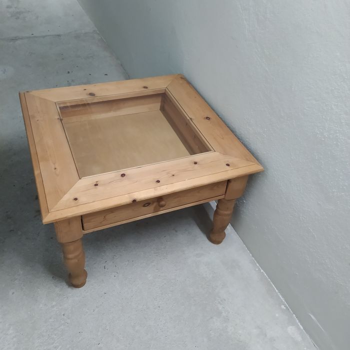 Gablota, stół, drewno, sosna