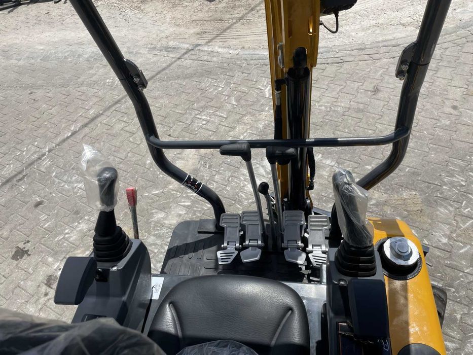 Günter Grossmann GT 1700 – minikoparka 1.7T, silnik Yanmar, joysticki, skrętne ramię, dwie prędkości jazdy