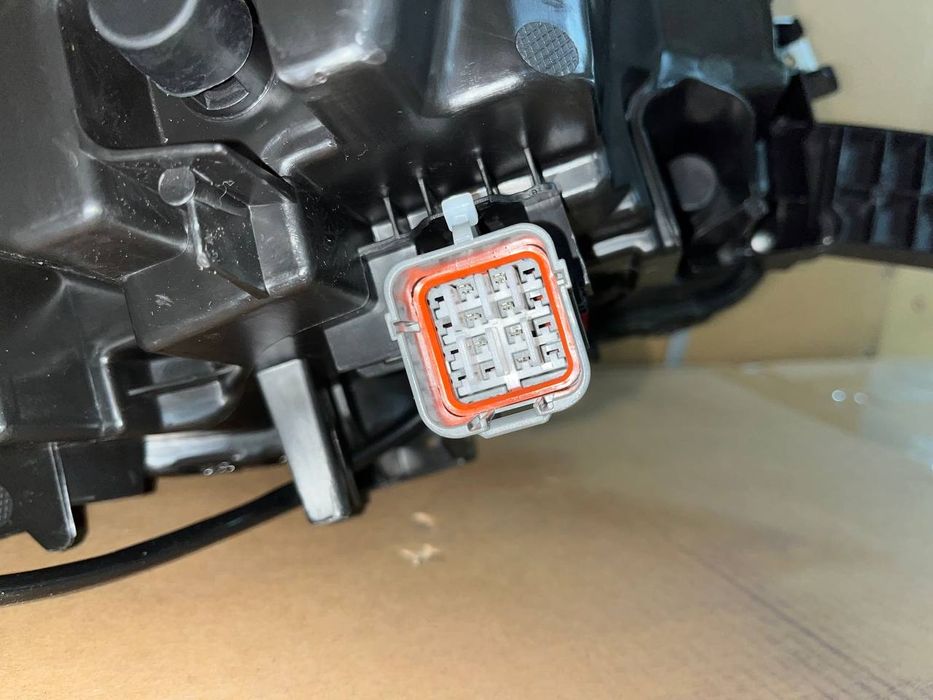 Фара ліва Subaru Outback 2020 2021 2022