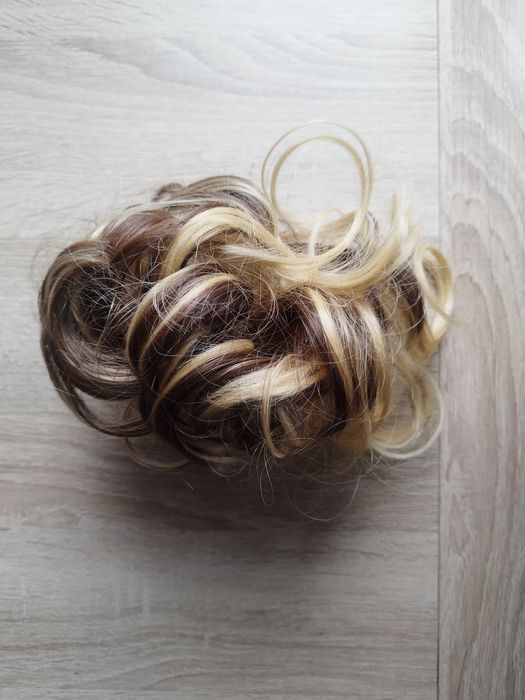 Dopinka włosów klamra z kokiem pasemka blond