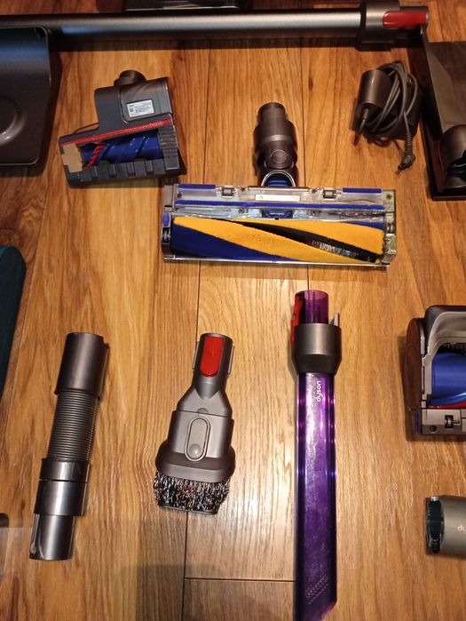 Dyson V15 submarine