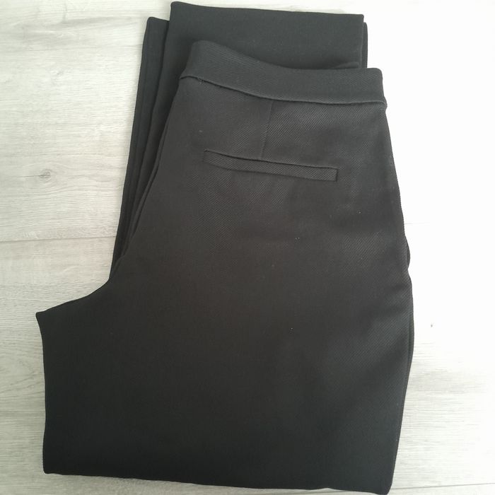 Продам штани COS