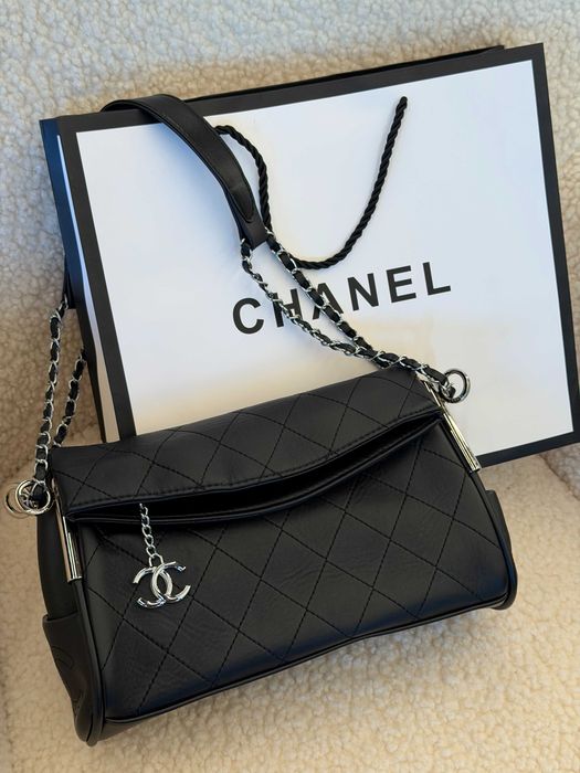 Жіноча сумочка Chanel ULTIMATE SOFT Шанель чорна маленька