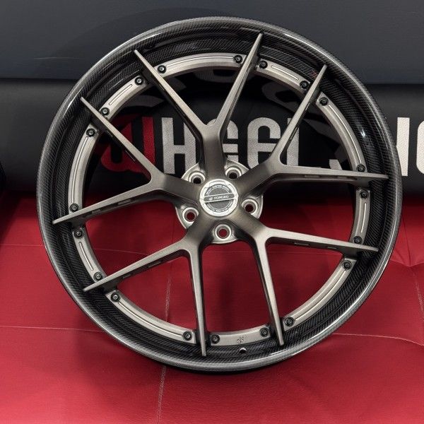 Ковані диски Audi RSQ8 RS6 C8 R22