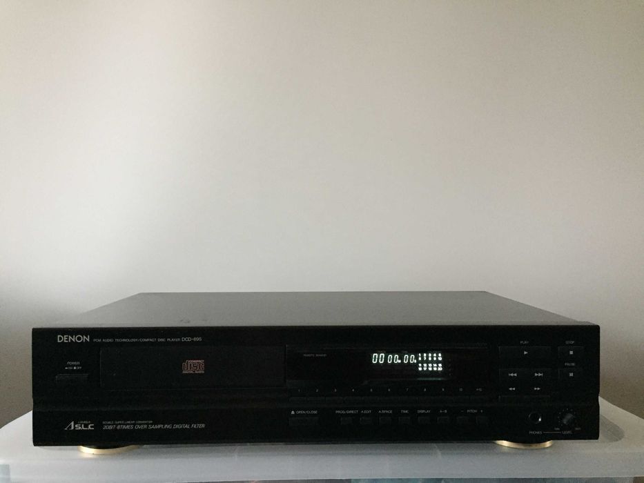 odtwarzacz CD:  DENON DCD-695