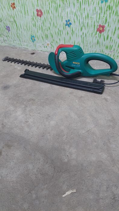Bosch  Бош кущоріз кусторез для живого плоту кущів троянд саду