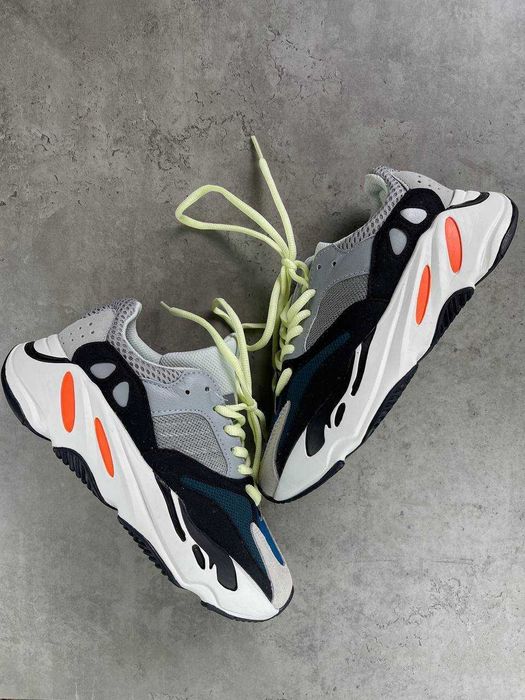 Женские кроссовки Adidas Yeezy Wave Runner 700 Premium. 36-40