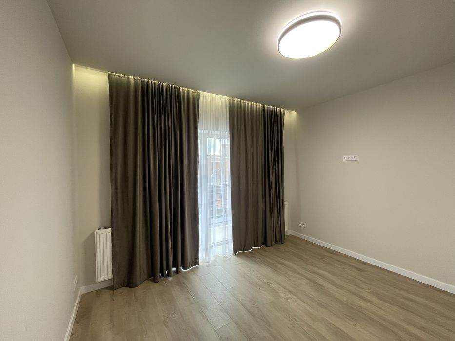 Продаж котеджу з гаражем, газове опалення