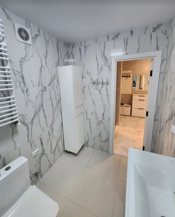 Продаж 3к квартири 85 кв. м на просп. Злуки