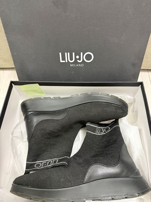 Продам кросівки LIU JO