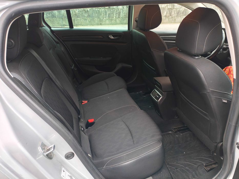 Renault Megane Sport Tourer 1.5 dCi Limited - Muito Estimada