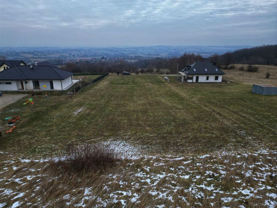 Widokowa działka Pogórze Wielickie, Biskupice – media, podział na 2