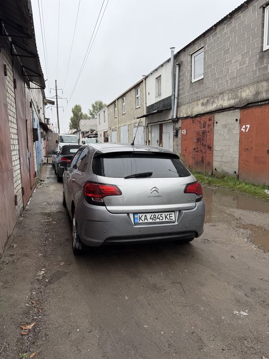 Citroen c4 1.2 turbo 2015 рік