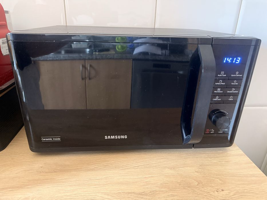 Microondas Samsung Digital Preto (Ceramic Inside) – Como Novo / Excelente Estado