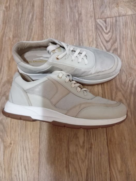 Кросівки жіночі. Шкіра