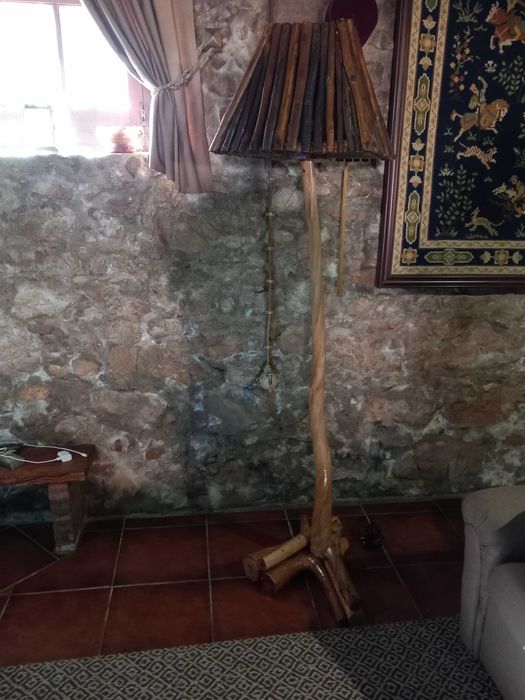 Candeeiro rustico em madeira artesanal